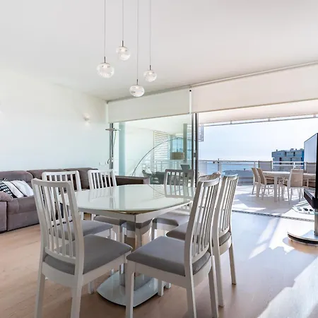 Peninsula Apartment *